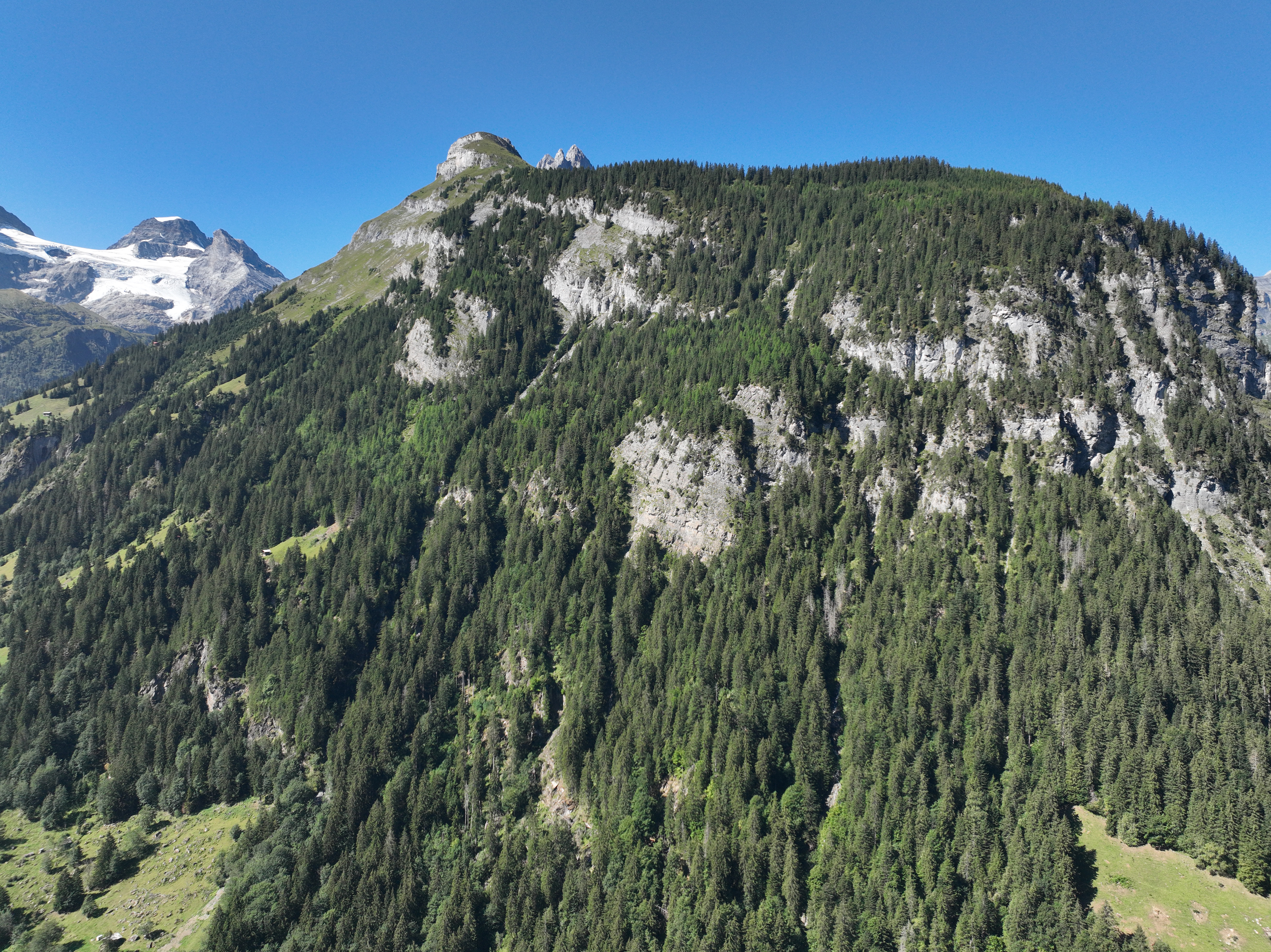 Am Dienstagnachmittag ist in Stechelberg ein Mann auf einer Wanderung tödlich verunglückt.