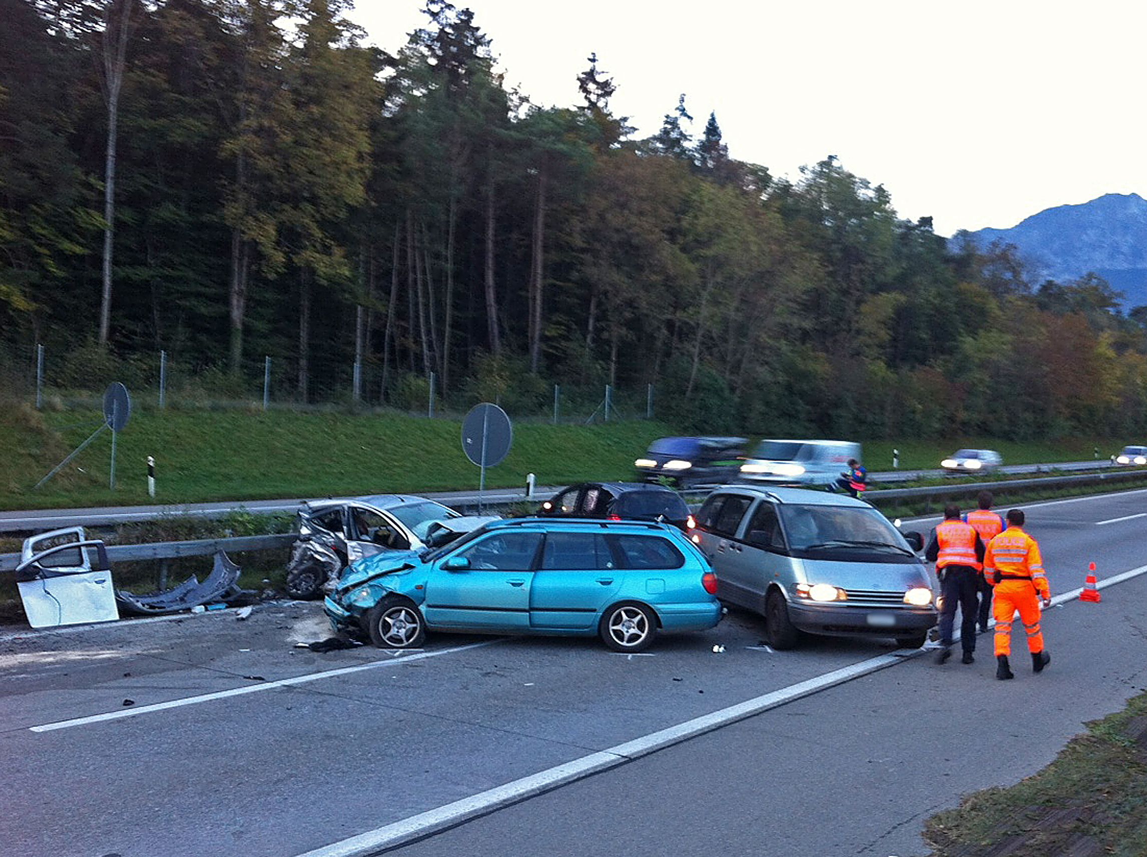 Unfallstelle A6 (Bild anonymisiert/Kapo Bern)