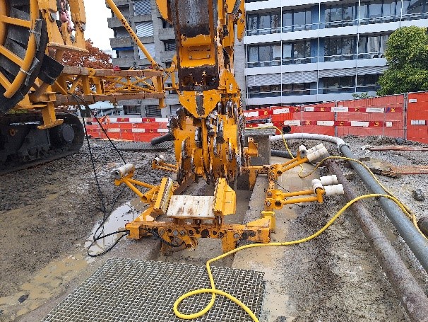 Schlitzwandfräse (© Kissling+Zbinden AG)