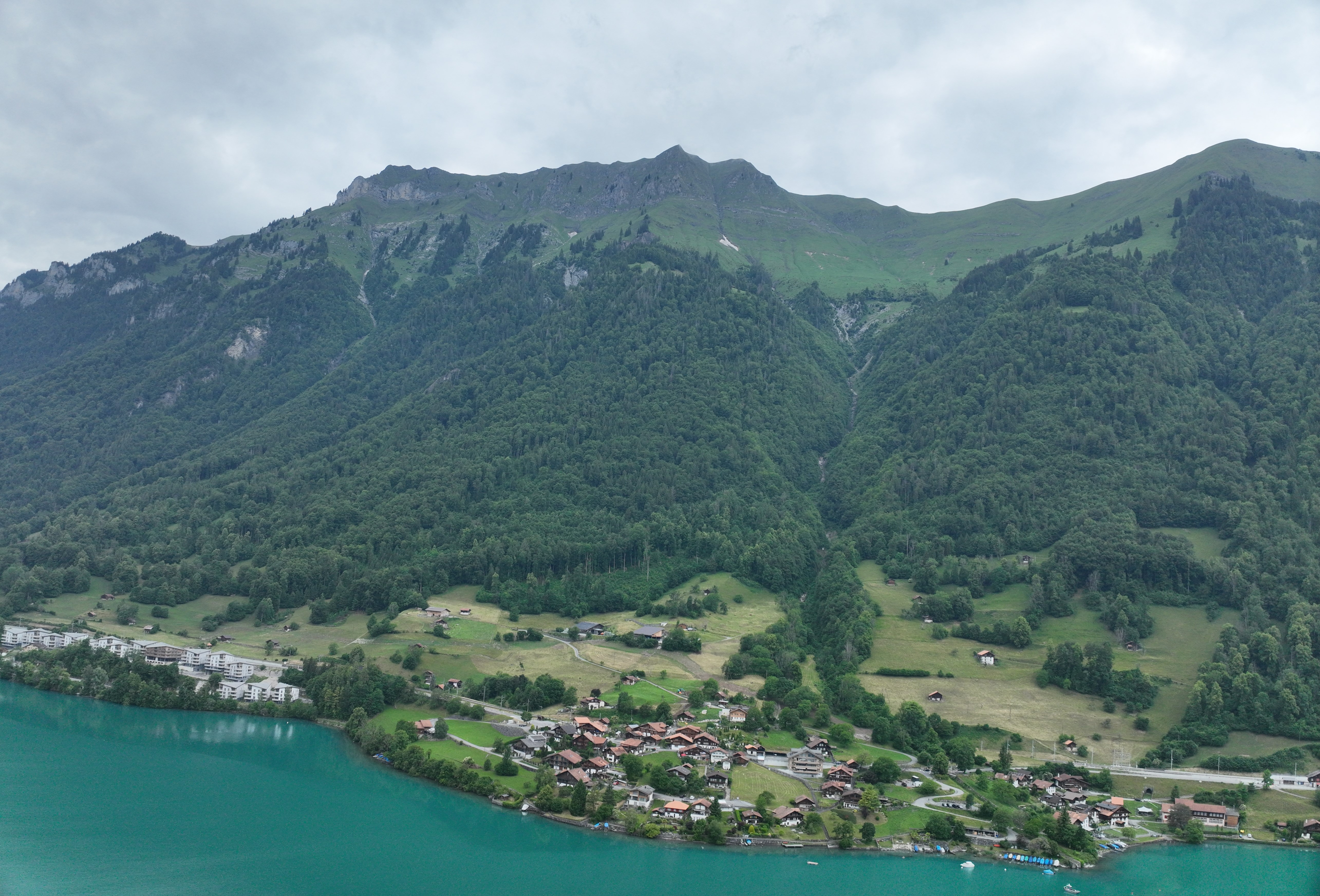 Dans le cadre de recherches liées à la disparition, début mai, d’une femme de 26 ans dans la région d’Interlaken, la dépouille d’une personne a été découverte.